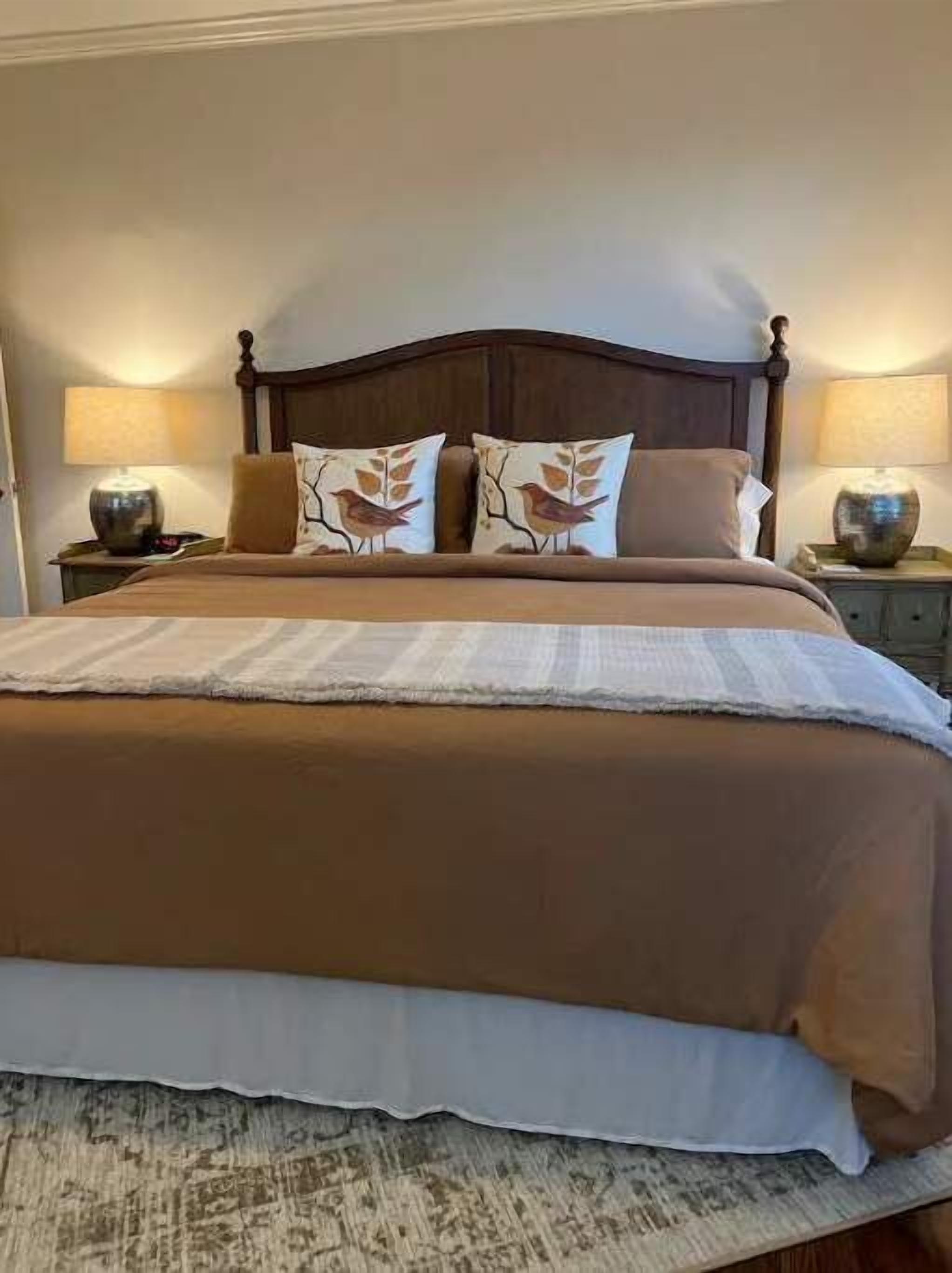 2 quartos, cofres nos quartos, Wi-Fi de cortesia, roupa de cama