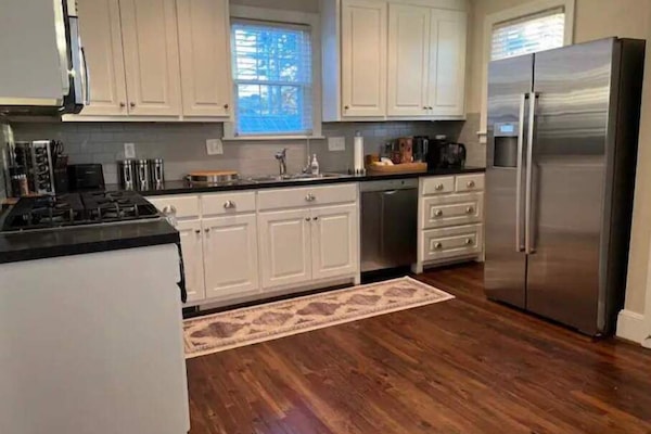 Mikrowelle, Ofen, Herdplatte, Geschirrspüler