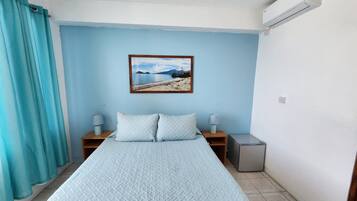 Deluxe Room | 1 bedroom, individually decorated, desk, laptop workspace