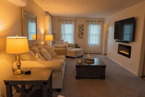 تلفزيون ذكي، مدفأة، ستيريو