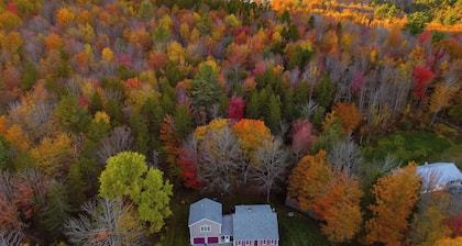 14mi to Mt. Snow! Arcade, Private Suite, King Bed!