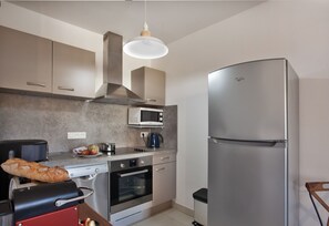 Private kitchen - Appartement "Fiora" en centre-ville de Calvi - 2 4 personnes (Calvi)