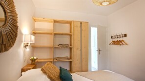 1 bedroom, iron/ironing board, travel cot, WiFi
