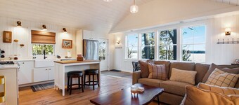Renovated cabin on Lac Courte Oreilles Lake - minutes from trails!