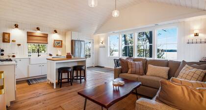 Renovated cabin on Lac Courte Oreilles Lake - minutes from trails!