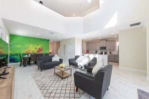 TV - Family Fun 5Bed Pool Home with Game Room-631DSD (Davenport)