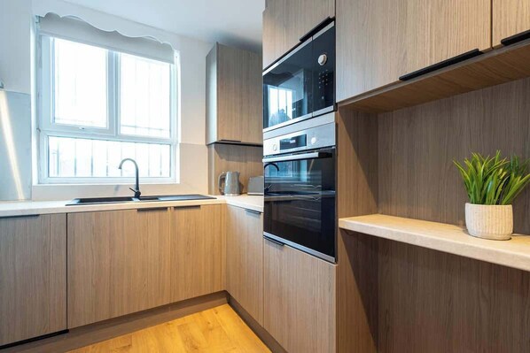 Fridge, microwave, oven, stovetop