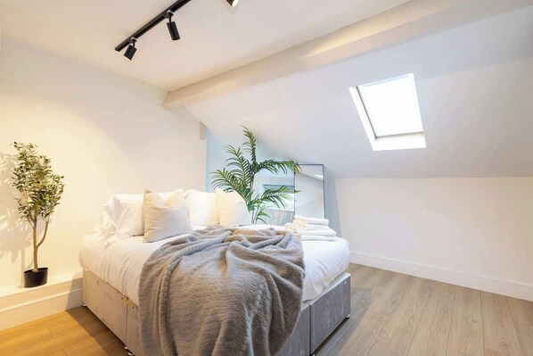 3 chambres, fer et planche à repasser, Wi-Fi, literie fournie