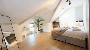 3 soverom, strykejern/-brett, wi-fi og sengetøy