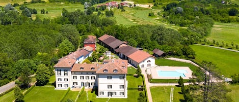 Seasonal outdoor pool, pool umbrellas, sun loungers