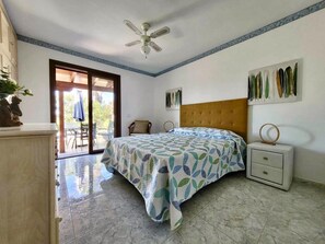 3 chambres, fer et planche à repasser, Wi-Fi gratuit, draps fournis