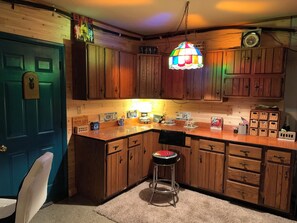 Interior - The Main Lake House - Lake Front - Lake Freeman - Patio, Fire Pit , Dock, Grill (Monticello)