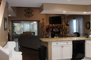 Interior - Relaxing Cozy Resort Getaway (Branson)