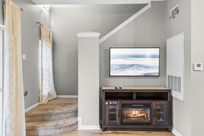 Interior - EV_8513 - 3 Bed 3 Bath Townhome with Kids Bedroom (Kissimee)