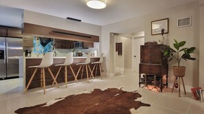 Interior - River Oaks Bungalow by The Guest/House Collection (Fort Lauderdale)