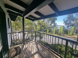 Property grounds - *The Hideout - Lake Views | WiFi | Pet Friendly | Smart TV | Bike Storage* (Jindabyne)