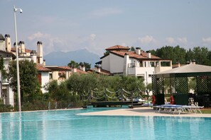 Seasonal outdoor pool - Lugana Resort & Sporting Club - Sermana Village (Peschiera del Garda)