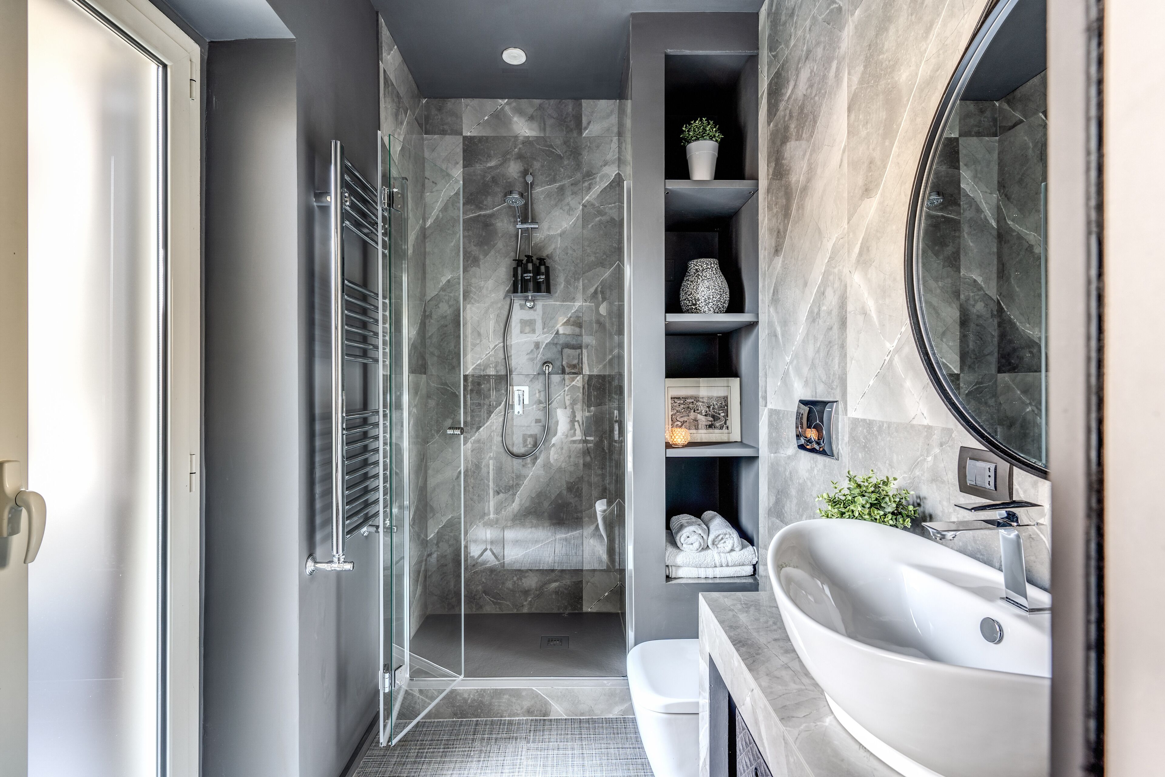 Dusche, Haartrockner, Bidet, Handtücher