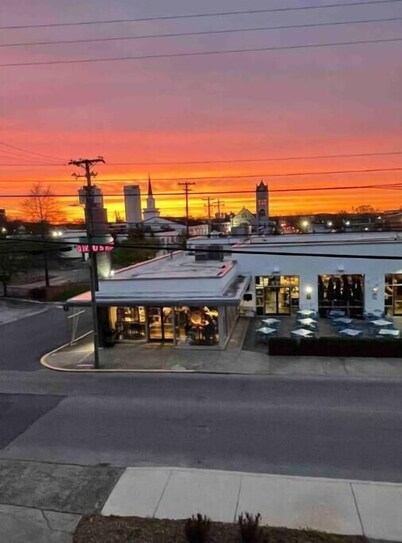 Downtown Bg Escape