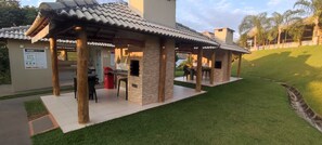 BBQ/picnic area - HotFérias Flat Enseada pesca permitida (Caldas Novas)