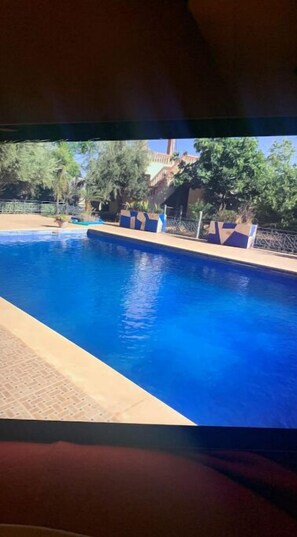 حمام سباحة