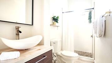 Regadera y secadora de cabello