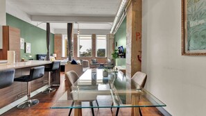 Dining - Downtown Dallas Loft • Pool, Breakfast & Valet (Dallas)