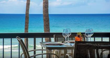 Updated Top floor condo, Oceanfront, private beach