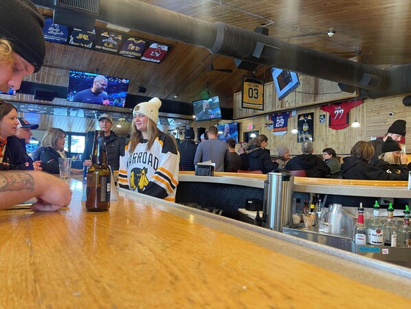 Lounge - The Patch Lodge (Warroad)