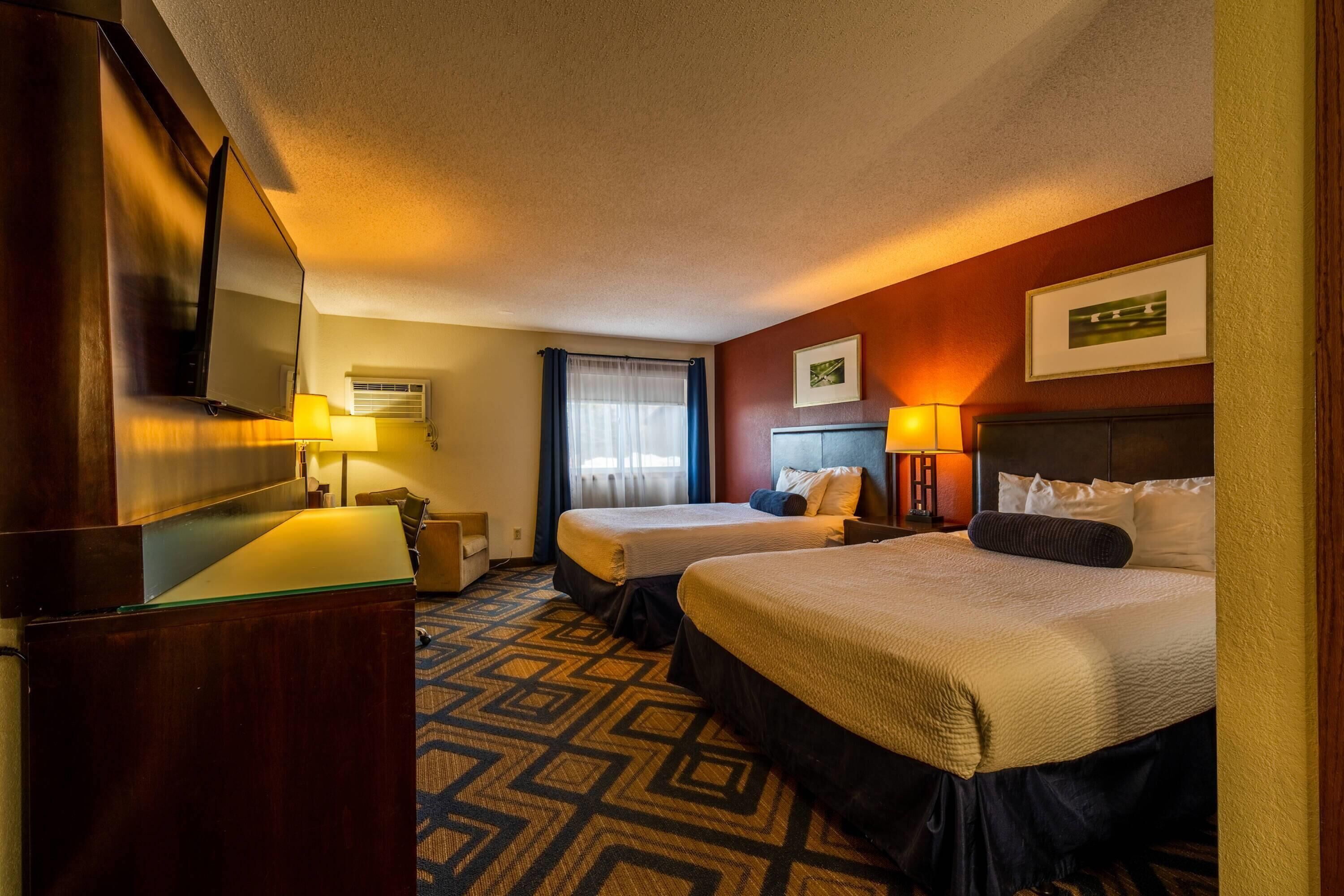 客房, 2 张大床, 无烟房 | 办公桌、笔记本电脑工作区、遮光窗帘、熨斗/熨衣板