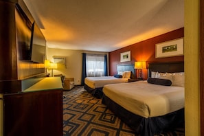 Desk, laptop workspace, blackout curtains, iron/ironing board - The Patch Lodge, Trademark Collection by Wyndham (Warroad)