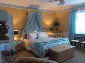 Deluxe Room | 1 bedroom, iron/ironing board, free WiFi, bed sheets - Jesmond vegan B&B  (Hull)