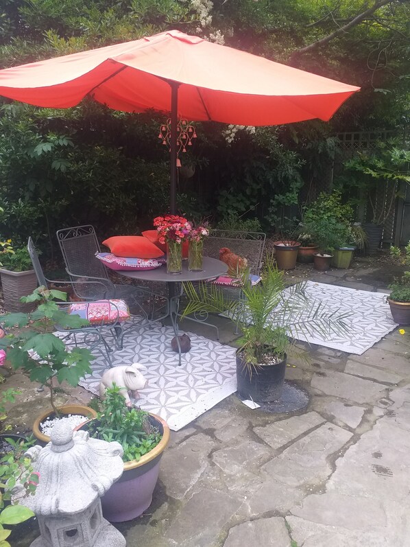 Terrace/patio - Jesmond vegan B&B  (Hull)