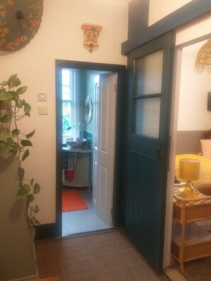Chambre Deluxe | 1 chambre, fer et planche à repasser, accès au Wi-Fi (inclus)