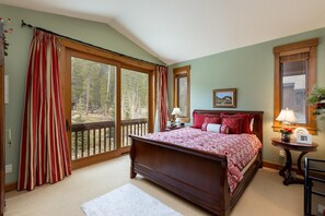 4 bedrooms, iron/ironing board, free WiFi, bed sheets - Spacious Holiday Retreat in Keystone! (Keystone)