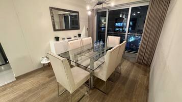 Apartamento Premium | Comedor
