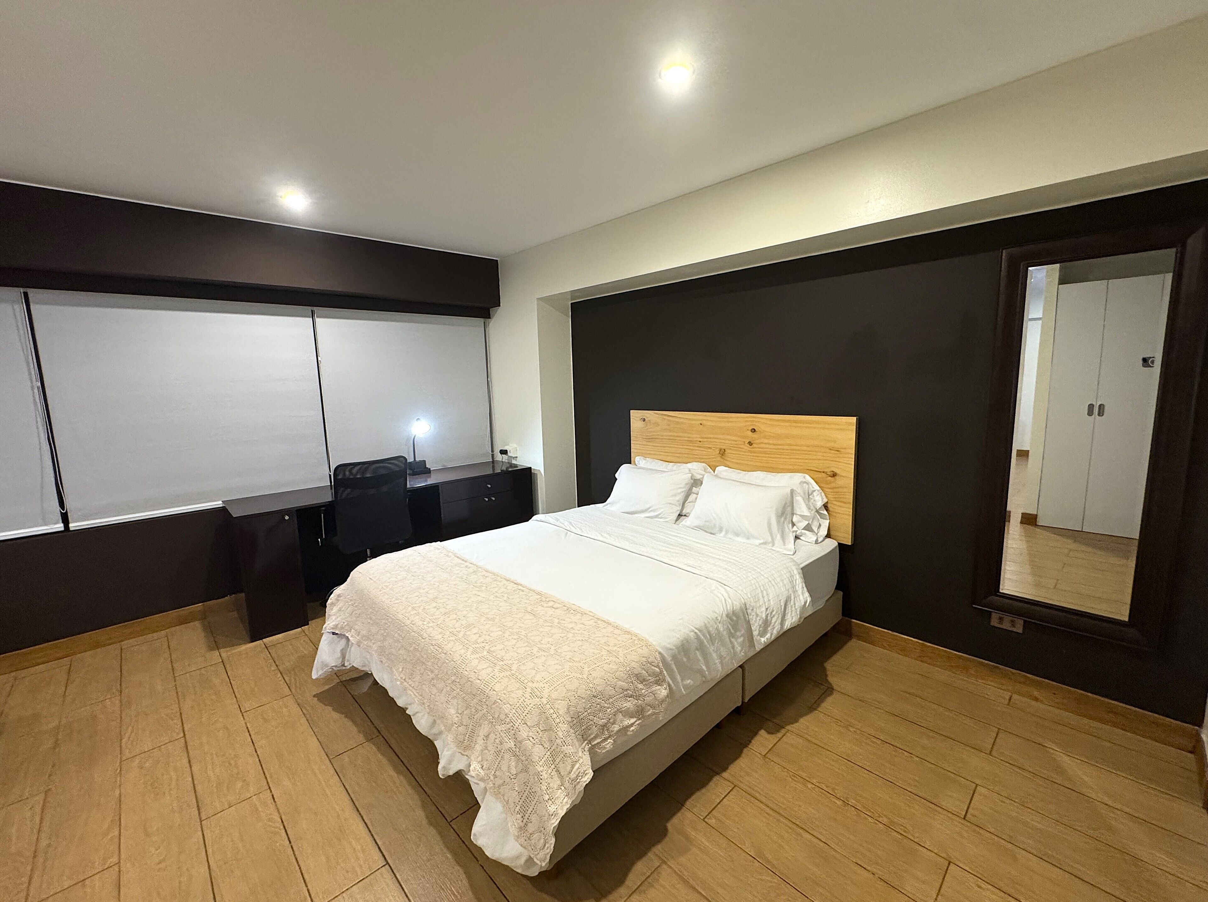 Business Apartment | Egyptian cotton sheets, premium bedding, down comforters, desk
