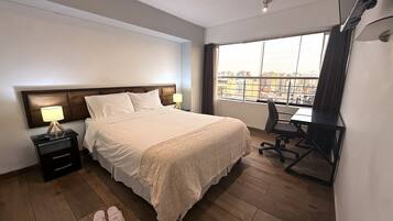 Executive Apartment, 1 Bedroom, Executive Level | Egyptian cotton sheets, premium bedding, down comforters, desk