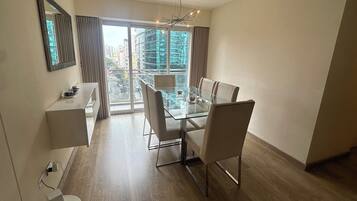 Apartamento Premium | Comedor