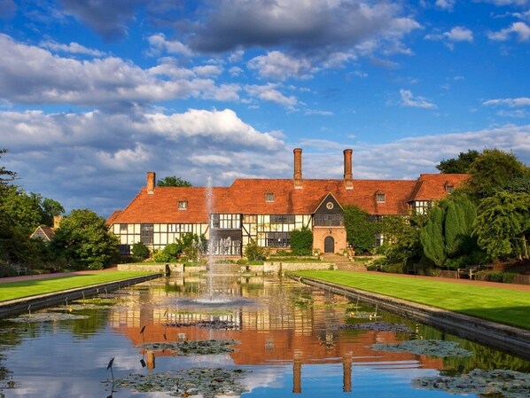 Exterior - Cosy 2BR Home in Walton - Pass the Keys (Walton)