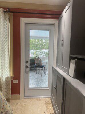 Interior - Peaceful quiet relaxing pet friendly close to Wilton Manors. (Fort Lauderdale)