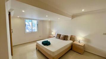 3 chambres, fer et planche Ă repasser, Wi-Fi, draps fournis