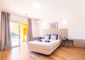 5 quartos, ferros/tábuas de passar roupa, Wi-Fi de cortesia