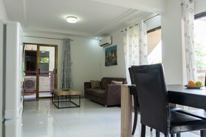 TV - Le Double Duke - Résidence Alpha (Kinshasa)