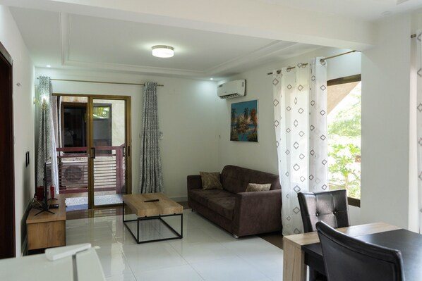 TV - Le Double Duke - Résidence Alpha (Kinshasa)