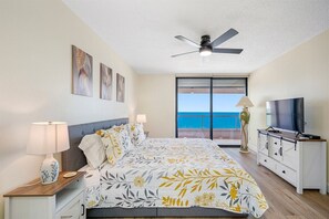 2 bedrooms, free WiFi, bed sheets, wheelchair access - CBC 2-17F –Beachfront Bliss with Gulf Views! (Clearwater Beach)