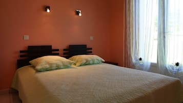 3 habitaciones, tabla de planchar con plancha y wifi gratis