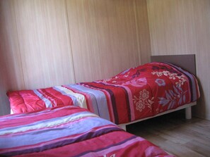 3 bedrooms, iron/ironing board, free WiFi - Chalet 5 people (MONTREAL)