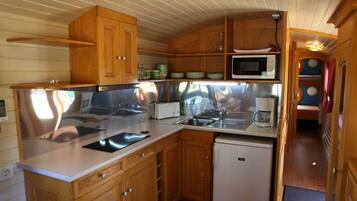 Refrigerador, microondas, horno y lavavajillas