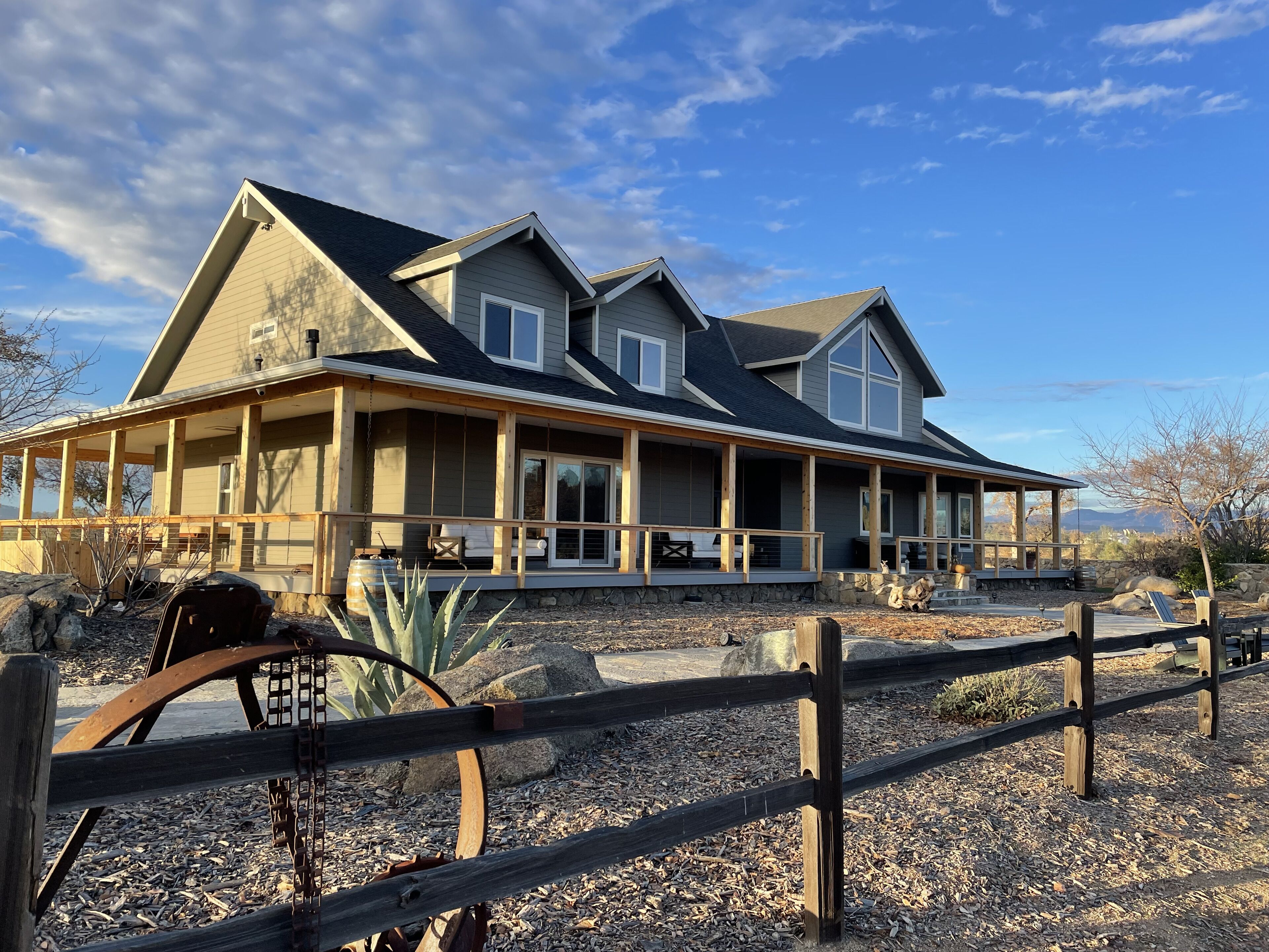 Private 100 acre Ranch - short drive to Yosemite and Bass Lake!
